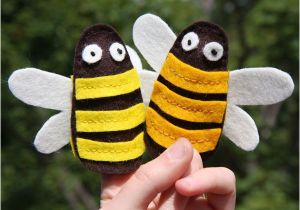 Bee Finger Puppet Template Bumblebee Finger Puppets Free Pattern Diy toys Finger
