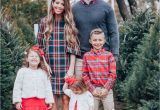 Christmas Card Family Photo Ideas Cute Family Christmas Outfits with Images Family