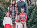 Christmas Card Family Photo Ideas Cute Family Christmas Outfits with Images Family