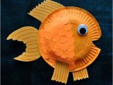 Paper Plate Fish Template How to Make A Colorful Macaw Craft for Kids with Free