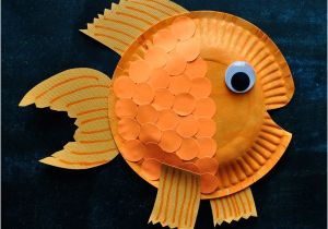 Paper Plate Fish Template How to Make A Colorful Macaw Craft for Kids with Free